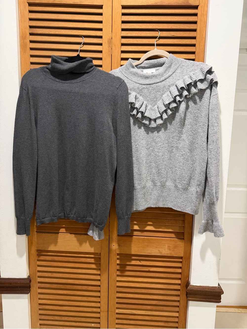14th & Union Gray and Charcoal Women's Turtleneck & Ruffle Sweaters - Set